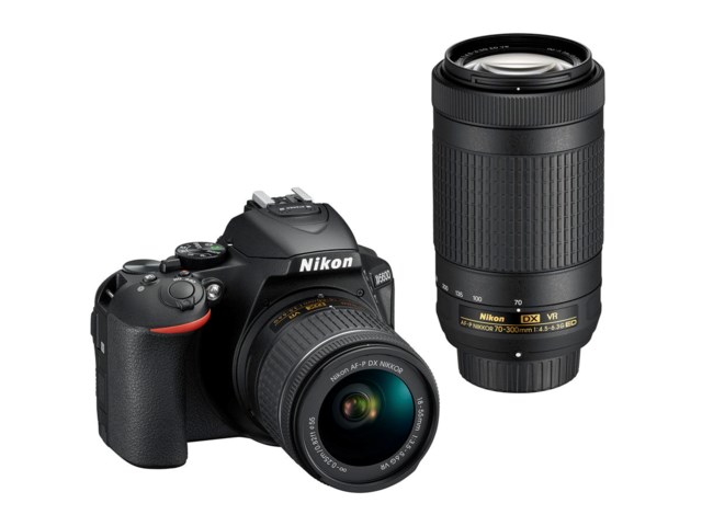 Nikon D5600 musta + AF-P 18-55/3,5-5,6G VR DX + AF-P DX Nikkor 70-300mm f/4,5-6,3G ED VR