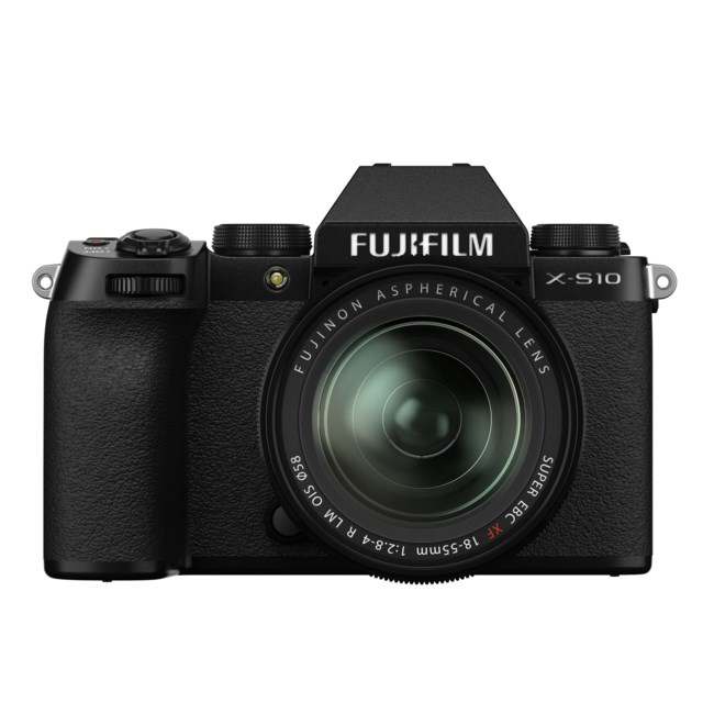 Fujifilm X-S10 + Fujinon XF 18-55mm f/2,8-4 R LM OIS musta