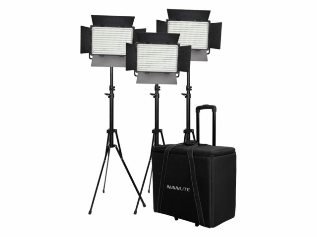 Nanlite 900DSA 3 Light Kit w/Trolley Case & Light Stand